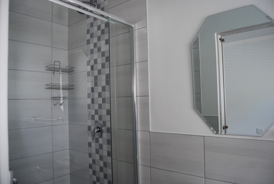 To Let 3 Bedroom Property for Rent in Golden Mile Western Cape